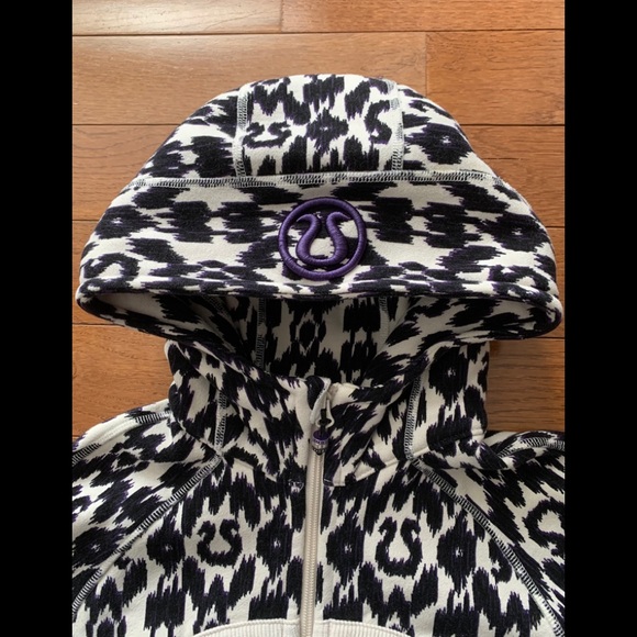 💜LULULEMON SCUBA HOODIE/JACKET-IKAT PRINT, 10💜 - Picture 3 of 8